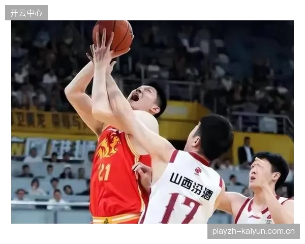 总决赛内线对决前瞻，哈桑·怀特塞德的护筐能力将直面胡金秋的终结效率。
